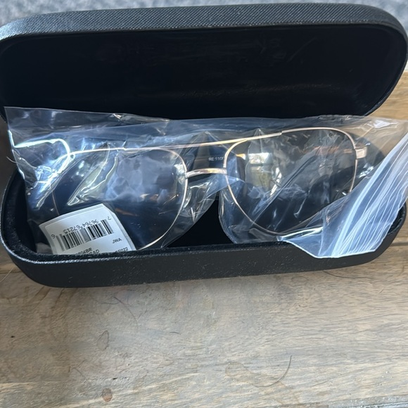 Revo Conrad Gold sunglasses new with case never been worn - Picture 7 of 8